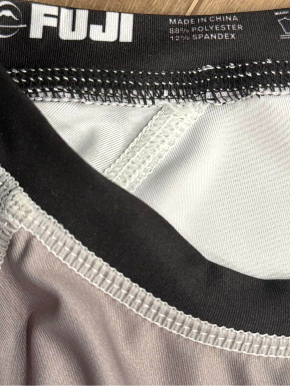 Easton Training Center‎ Jiu Jitsu & Muay Thai Rash Guard - Gray & Black - Picture 4 of 11